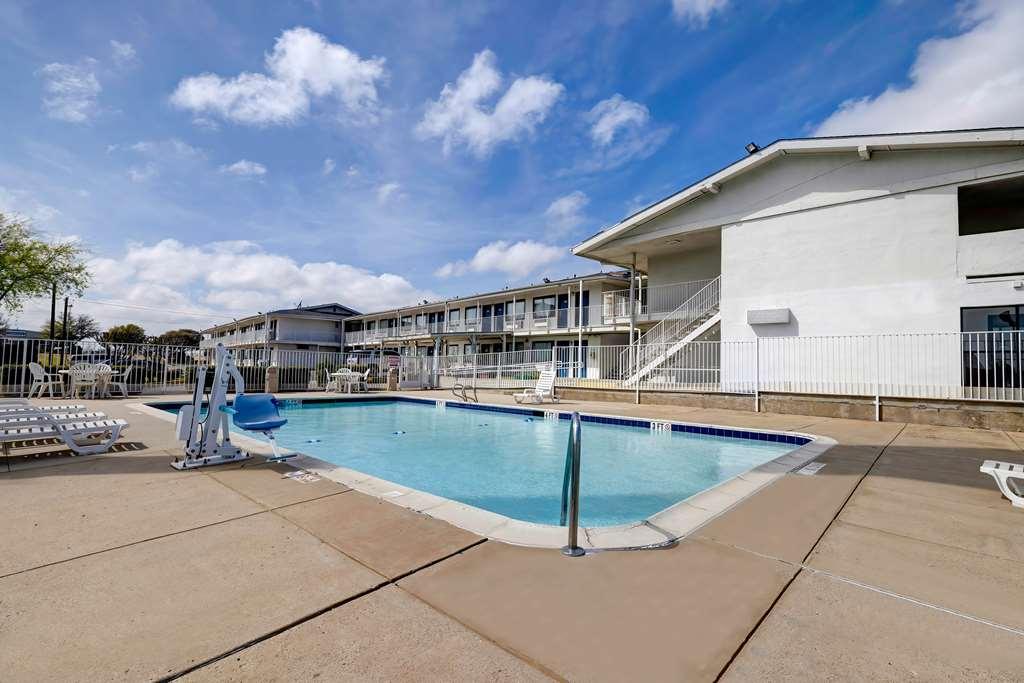 Motel 6 Denton, Tx - Unt Instalações foto