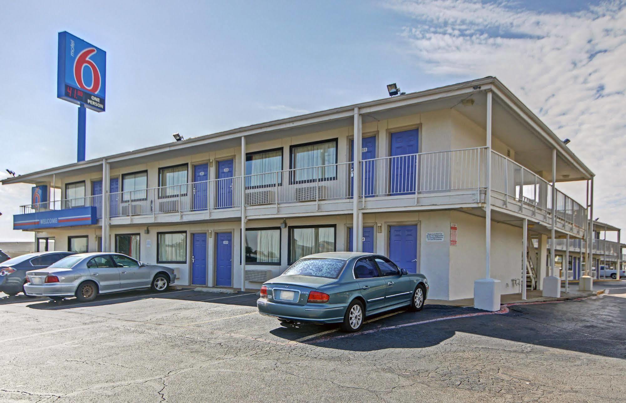 Motel 6 Denton, Tx - Unt Exterior foto