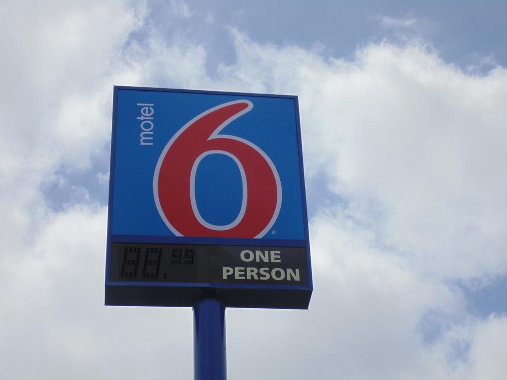 Motel 6 Denton, Tx - Unt Exterior foto